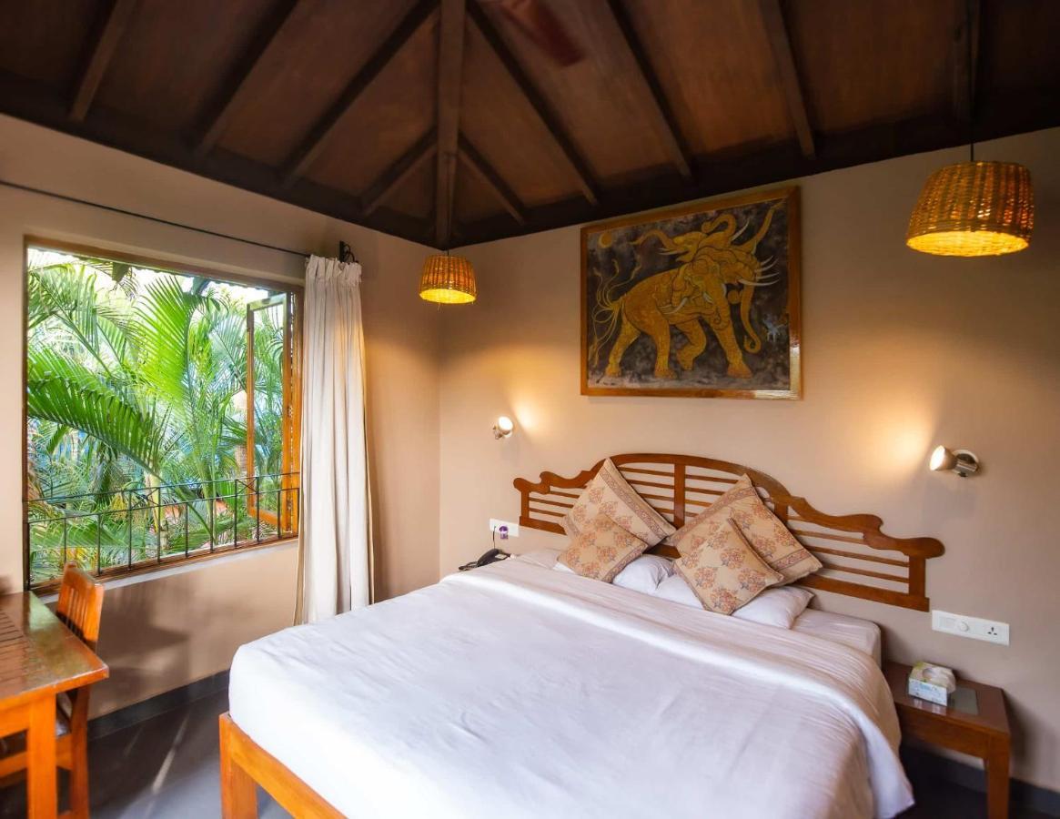 Fiesta Beach Resort Baga Exterior foto