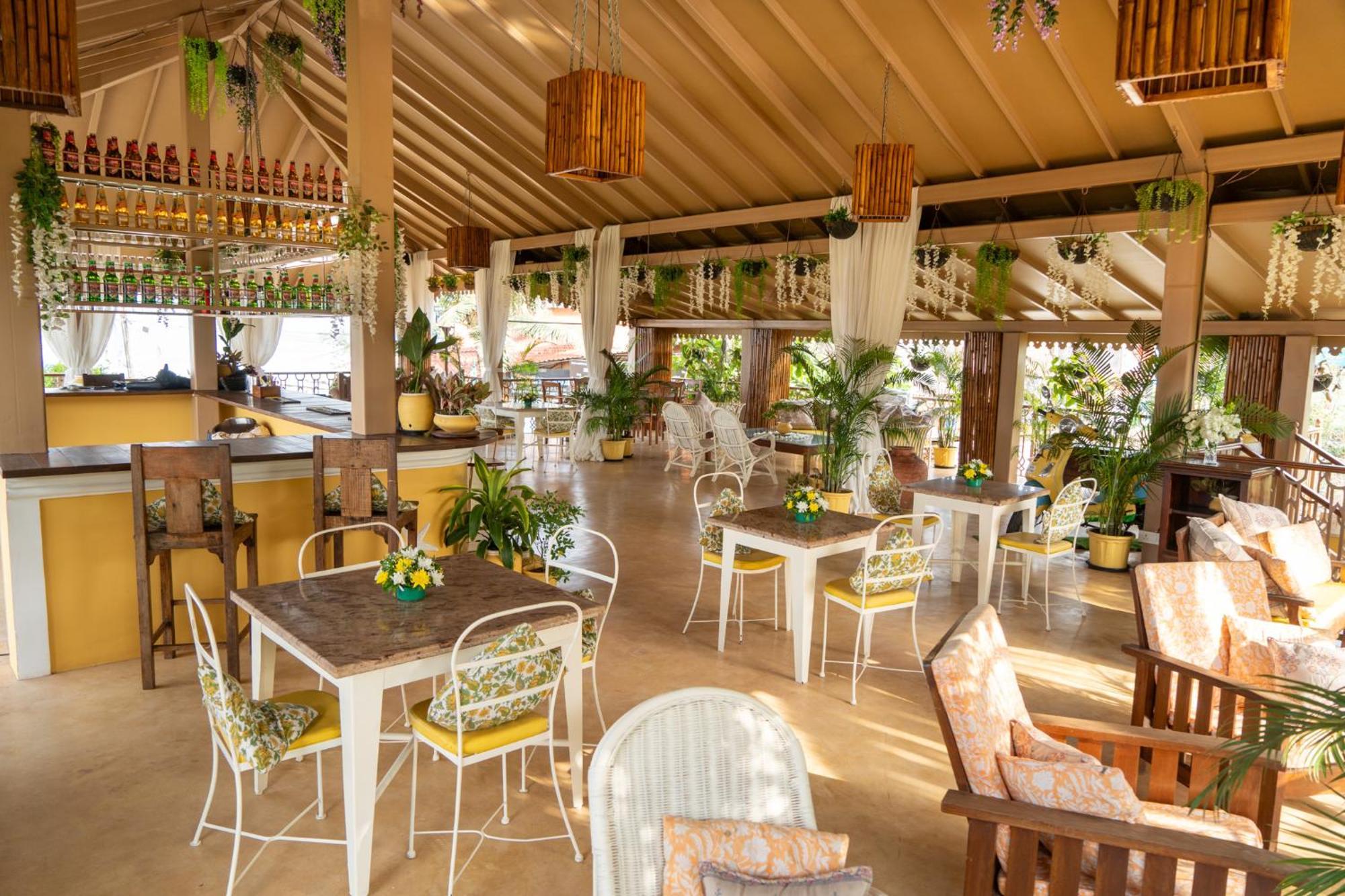 Fiesta Beach Resort Baga Exterior foto